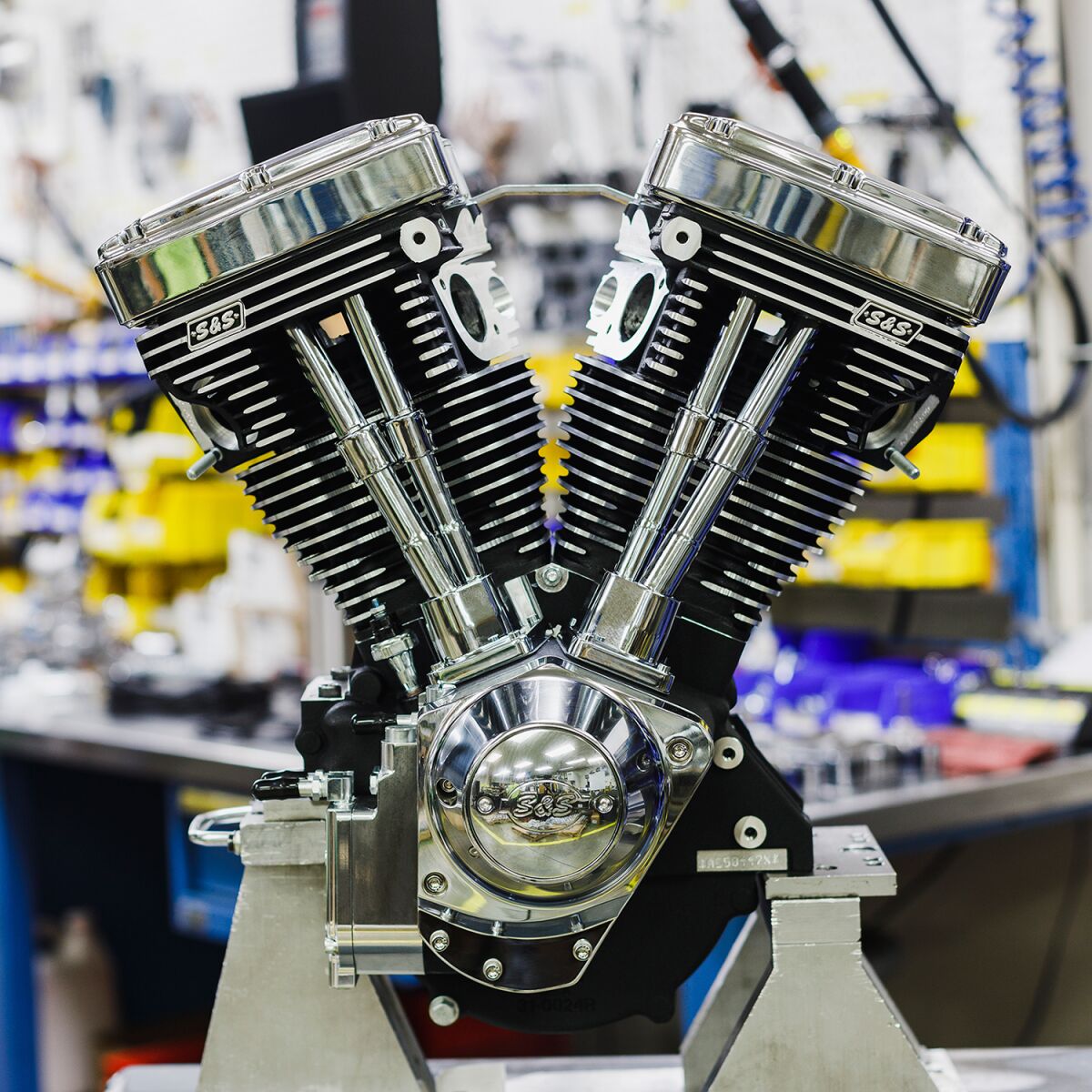 ENGINE V124 BLK/WB LB