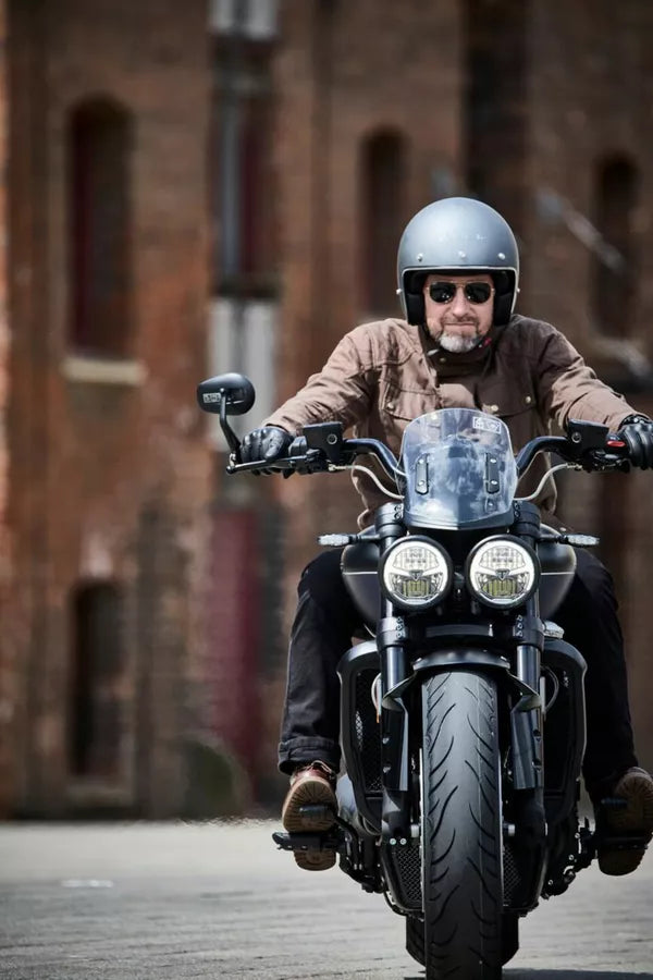 Pneu renforcé Cobra Chrome AV91