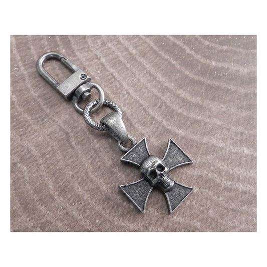 Amigaz Maltese Cross Skull key chain