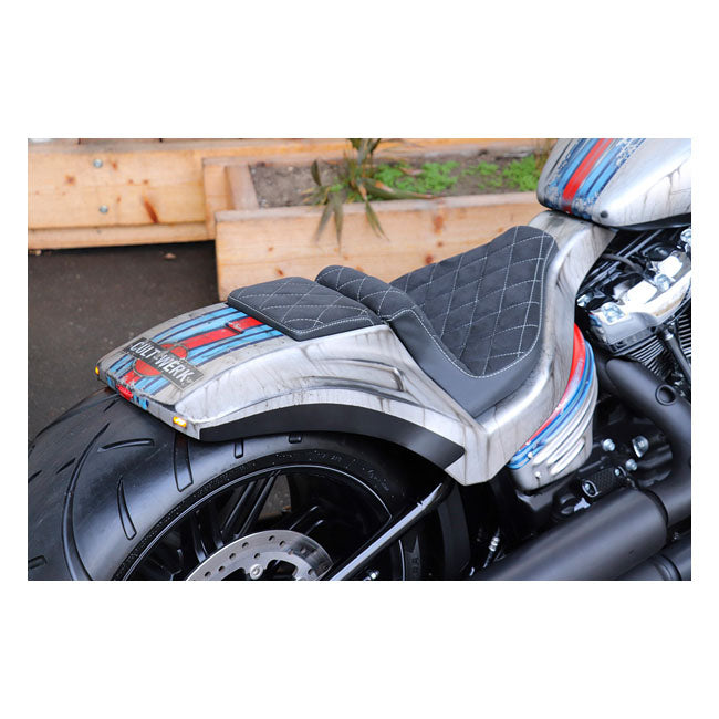 Cult-Werk, Softail wide fender kit ''Racing''. 2-up seat