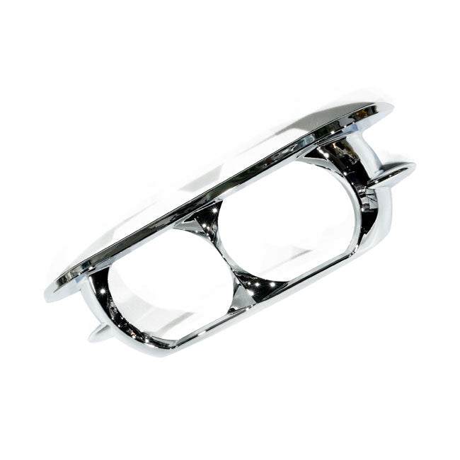 Lower outer batwing fairing trim skirt