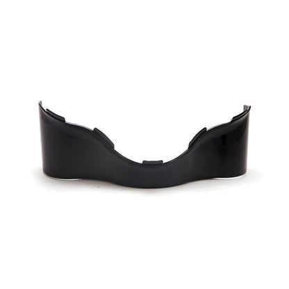 Lower outer batwing fairing trim skirt