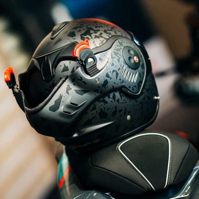 Roof Boxer Alpha helmet