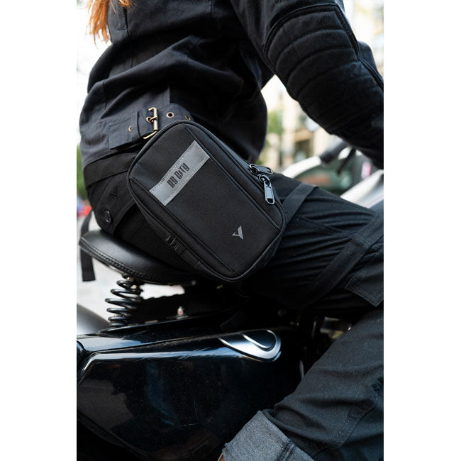 By City Leg bag black