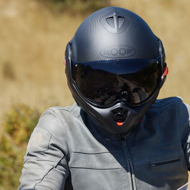 ROOF Desmo 3 carbon helmet
