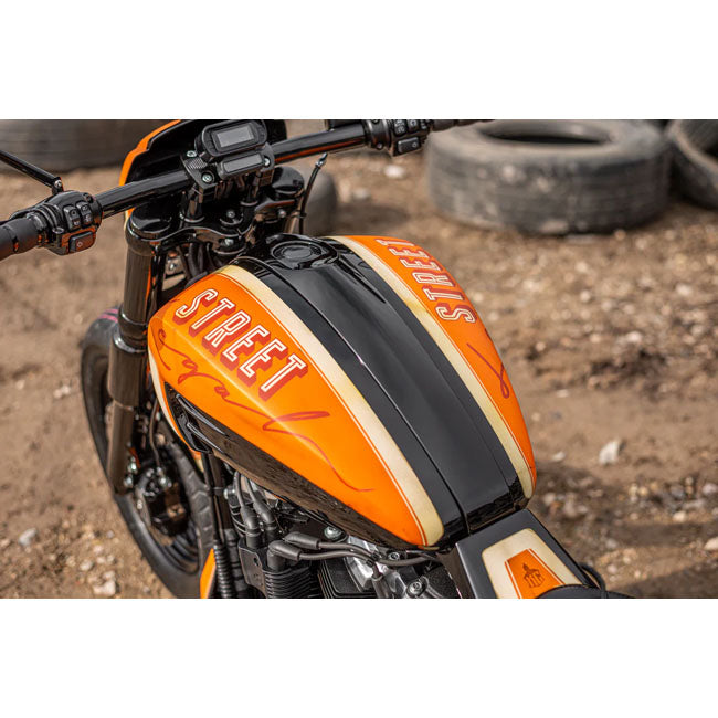 Killer Custom, ''Avenger'' M8 Softail gas tank cover & console
